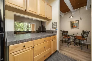 Photo #6: 1018409 Listing 