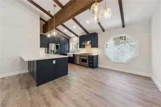 Photo #3: 1018434 Listing 