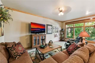 Photo #3: 1018451 Listing