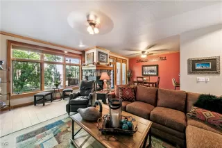 Photo #5: 1018451 Listing