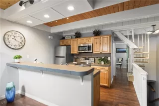 Photo #6: 1018459 Listing 