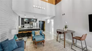 Photo #3: 1018461 Listing 