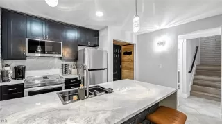 Photo #5: 1018461 Listing 