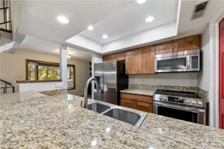 Photo #4: 1018465 Listing 