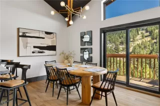 Photo #6: 1018469 Listing