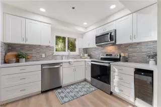Photo #5: 1018520 Listing 