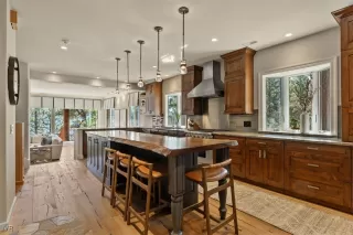 Photo #1: 1018522 Listing