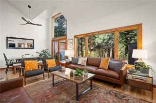 Photo #3: 1018542 Listing