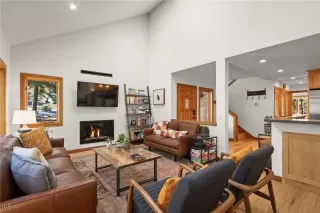 Photo #4: 1018542 Listing