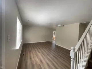 Photo #3: 1018547 Listing