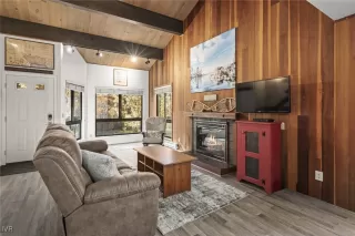 Photo #2: 1018551 Listing