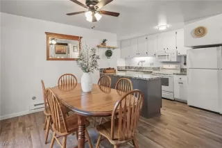 Photo #5: 1018551 Listing