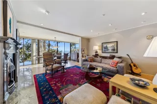 Photo #5: 1018584 Listing