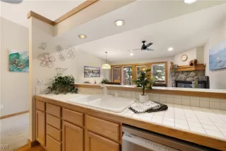 Photo #5: 1018610 Listing 