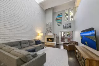 Photo #1: 1018611 Listing 