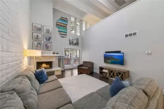 Photo #2: 1018611 Listing 