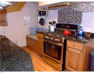 Photo #5: 939960 Listing