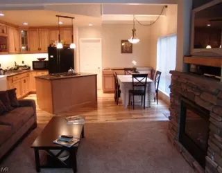 Photo #4: 940092 Listing