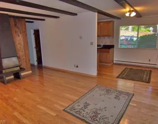 Photo #2: 940104 Listing