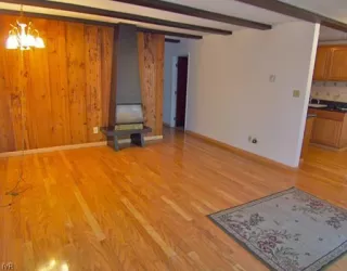 Photo #3: 940104 Listing