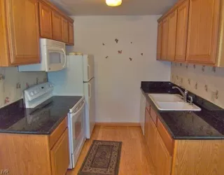 Photo #5: 940104 Listing