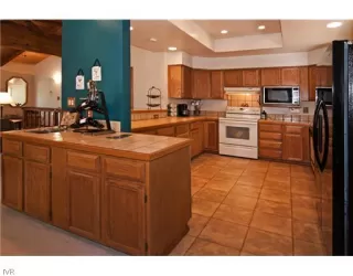 Photo #4: 940374 Listing