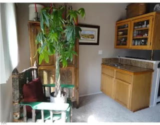 Photo #1: 940401 Listing