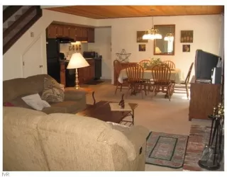 Photo #3: 940449 Listing