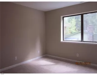 Photo #3: 940527 Listing