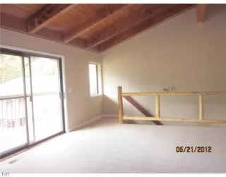 Photo #4: 940527 Listing