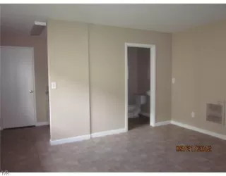 Photo #5: 940527 Listing