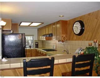 Photo #3: 940529 Listing 