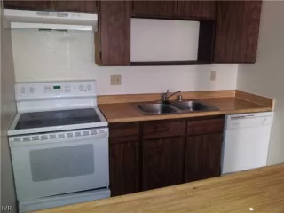 Photo #3: 940549 Listing