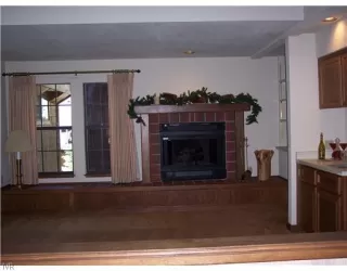 Photo #4: 940621 Listing 