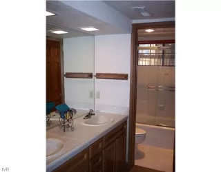 Photo #6: 940621 Listing 