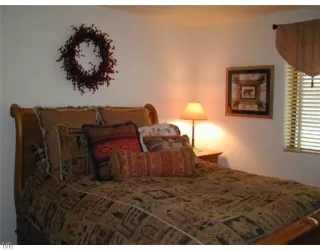 Photo #6: 940635 Listing