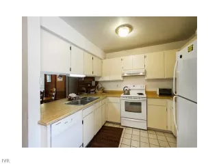 Photo #3: 940701 Listing