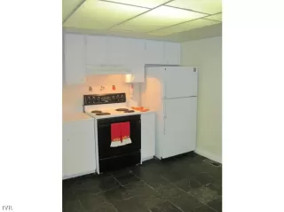 Photo #6: 940718 Listing