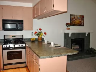 Photo #4: 940726 Listing