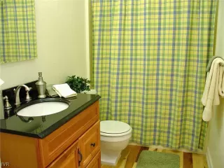 Photo #5: 940726 Listing