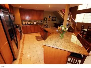 Photo #4: 940767 Listing