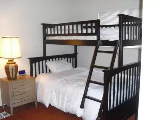 Photo #5: 940802 Listing