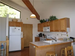 Photo #1: 940805 Listing