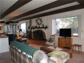 Photo #5: 940809 Listing