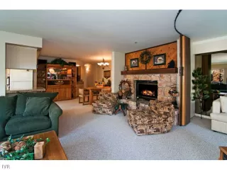 Photo #6: 940851 Listing