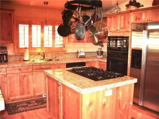 Photo #5: 940902 Listing