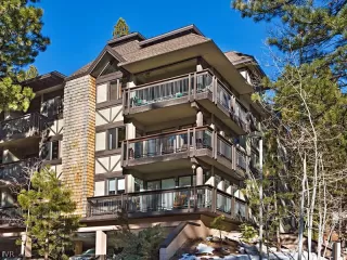 Photo #6: 940968 Listing