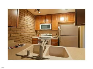 Photo #5: 940981 Listing 