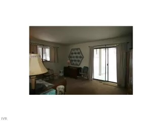Photo #6: 941026 Listing