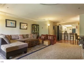 Photo #3: 941192 Listing